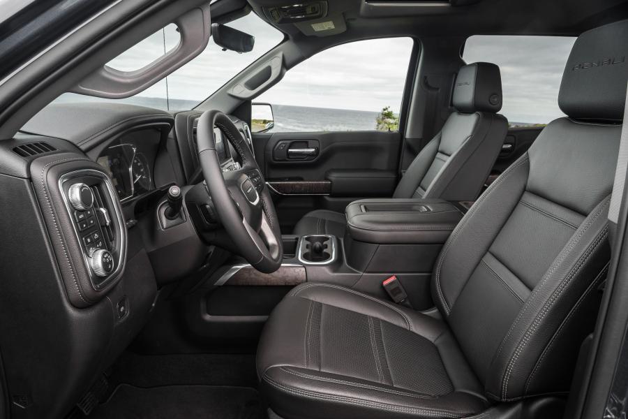 Интерьер GMC Sierra Denali Crew Cab 2018 года  (фото 26 из 45)